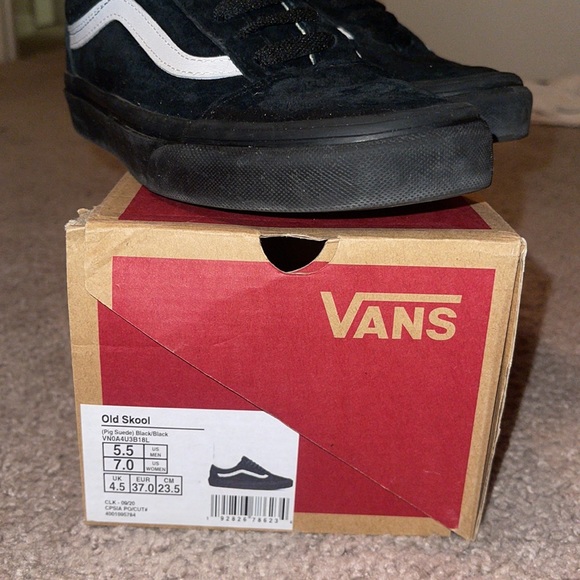 Black vans with white stripe - Picture 2 of 6